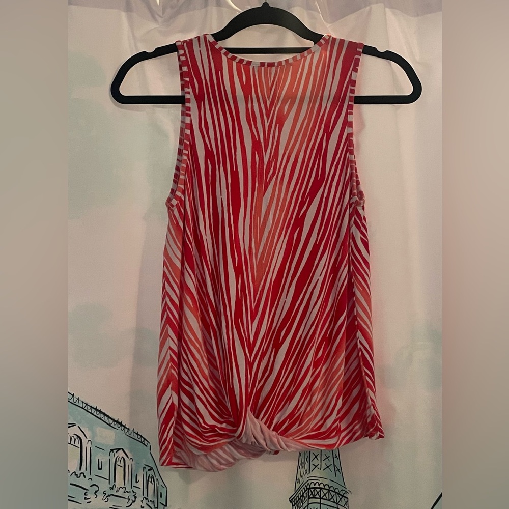Fun Tart Sleeveless Shirt with Knot Details - Size XS - Picture 3 of 8